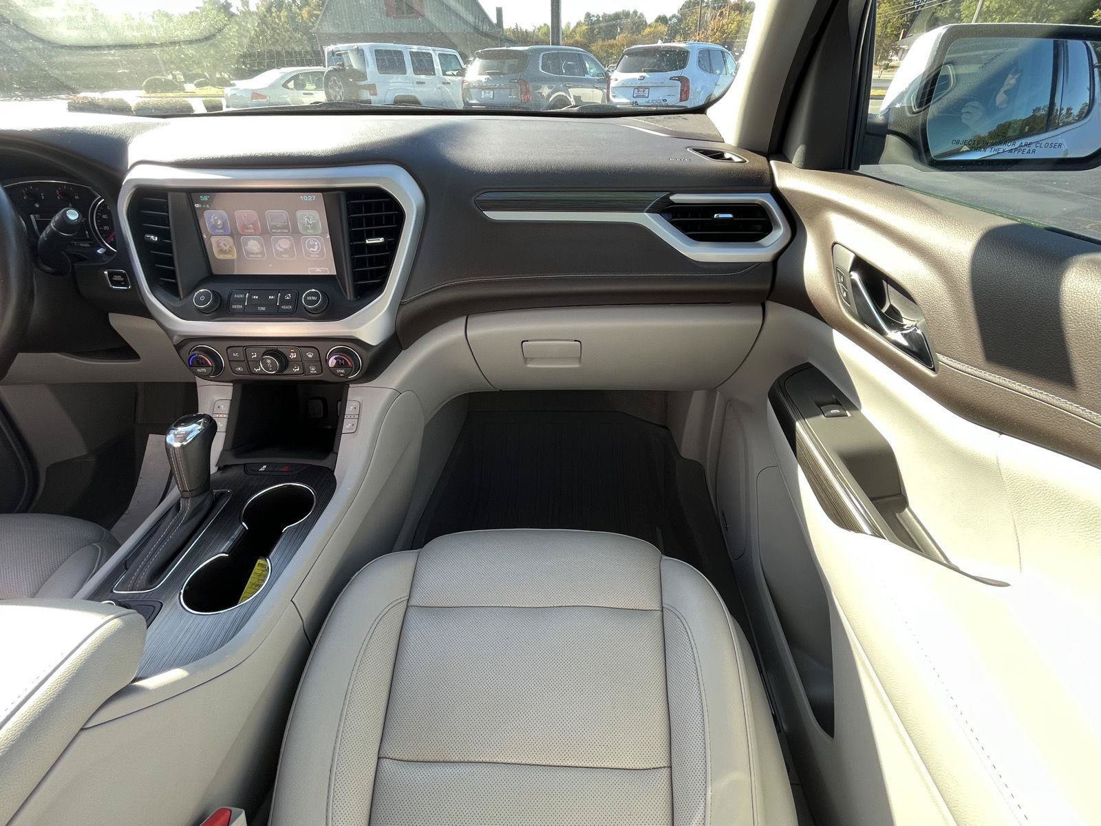 Used 2019 GMC Acadia SLT w/ LPO, Floor Liner Package FWD image 14