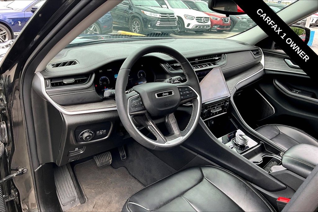 Used 2024 Jeep Grand Cherokee L Limited AWD/4WD image 11