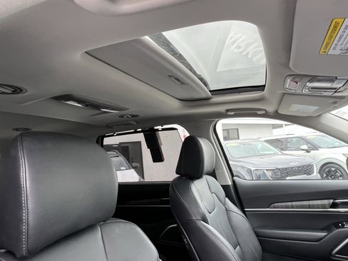 Certified 2024 Kia Telluride EX image 15