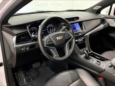 Used 2025 Cadillac XT5 Premium Luxury FWD image 16