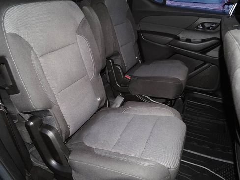 Used 2023 Chevrolet Traverse LT image 20