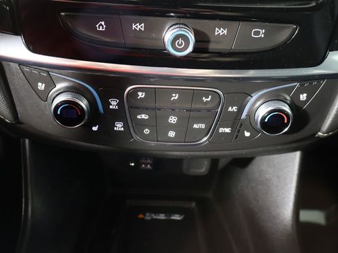 Used 2023 Chevrolet Traverse Premier AWD/4WD image 54