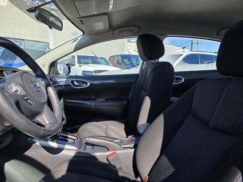 Used 2018 Nissan Sentra SR w/ SR Midnight Edition Package image 6