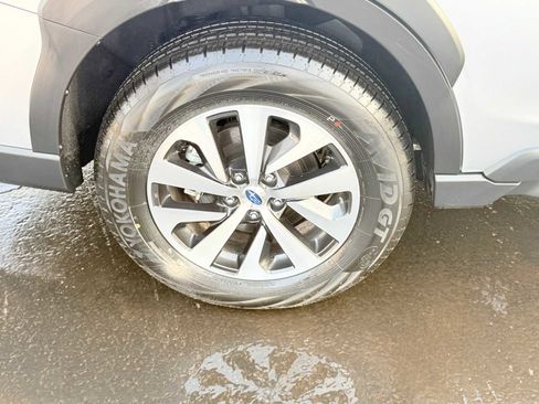 Used 2025 Subaru Outback Premium w/ Popular Package #1A image 8