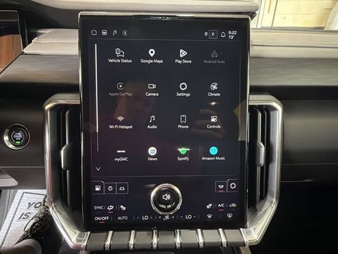 Certified 2024 GMC Acadia Elevation w/ Luxury Package FWD image 18