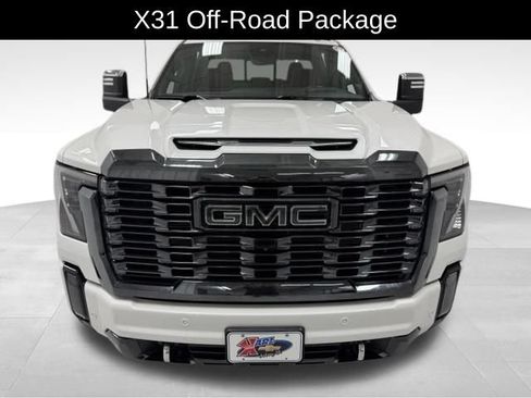 Certified 2024 GMC Sierra 2500 Denali Ultimate AWD/4WD image 7