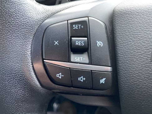 Used 2020 Ford Explorer XLT w/ Comfort Package image 16