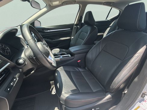 Used 2025 Nissan Altima 2.5 SR w/ SR Premium Package FWD image 12