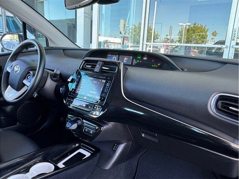 Used 2016 Toyota Prius Four Touring w/ Premium Convenience Package FWD image 21