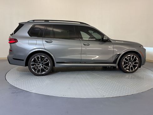 Used 2023 BMW X7 xDrive40i w/ Executive Package AWD/4WD image 8