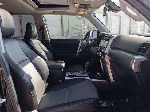 Used 2023 Toyota 4Runner SR5 Premium w/ Moonroof Package AWD/4WD image 32