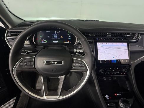 Used 2023 Jeep Grand Cherokee 4WD 4xe w/ Luxury Tech Group II image 12