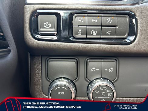 New 2026 GMC Yukon XL Elevation w/ LPO, Elevation Black Package RWD image 17