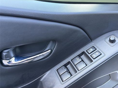 Used 2025 Nissan Frontier SV w/ SV Convenience Package image 28