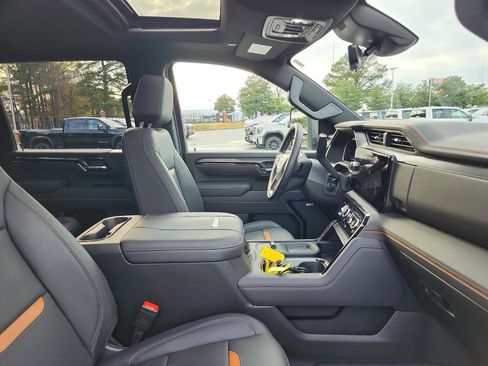 Used 2025 GMC Sierra 2500 AT4 w/ AT4 Premium Plus Package image 10