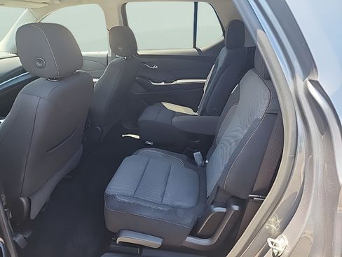 Used 2019 Chevrolet Traverse LT FWD image 11