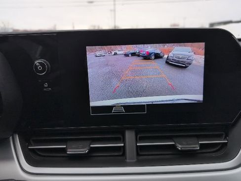 Used 2024 Chevrolet Trax RS w/ Driver Confidence Package image 16