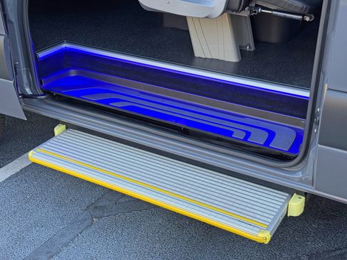 Used 2021 Mercedes-Benz Sprinter 2500 w/ Comfort Plus Package image 45