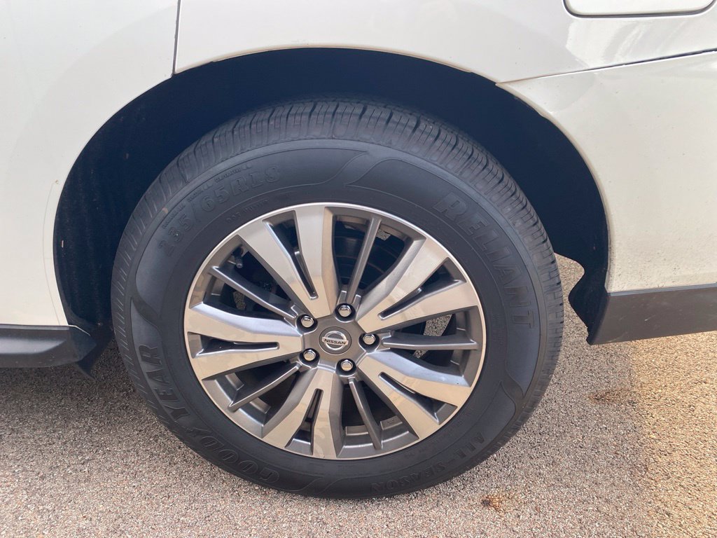 Used 2019 Nissan Pathfinder SL FWD image 12