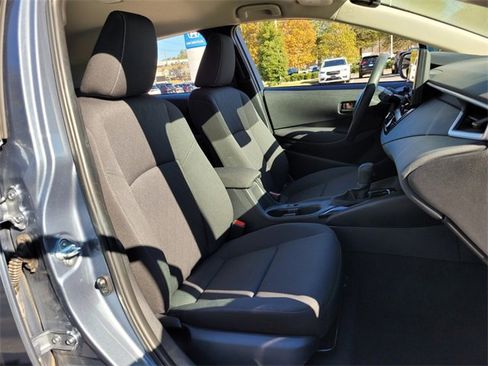 Used 2025 Toyota Corolla LE image 17