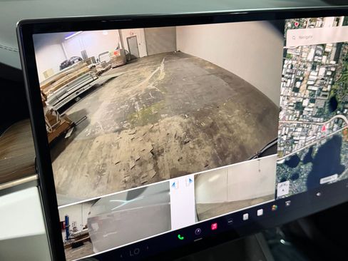 Used 2023 Tesla Model X image 32