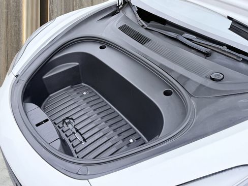 Used 2023 Tesla Model 3 Standard Range image 26