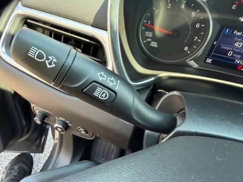 Used 2021 Chevrolet Equinox LT AWD/4WD image 42