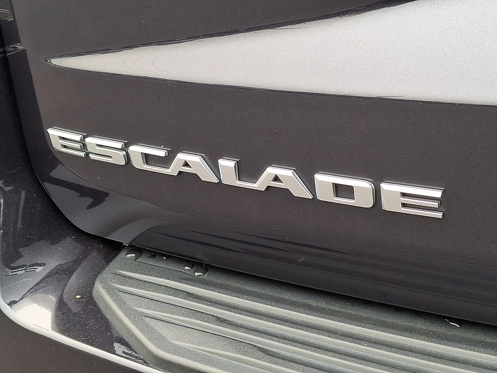Certified 2022 Cadillac Escalade Premium Luxury Platinum w/ Heavy-Duty Trailer Package AWD/4WD image 34