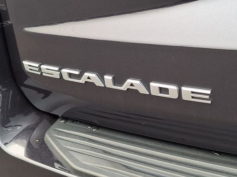 Certified 2022 Cadillac Escalade Premium Luxury Platinum w/ Heavy-Duty Trailer Package AWD/4WD image 34