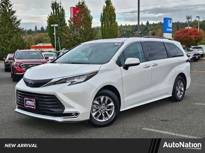 Used 2023 Toyota Sienna XLE