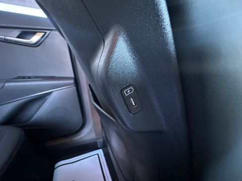 New 2026 Kia Niro EX image 18