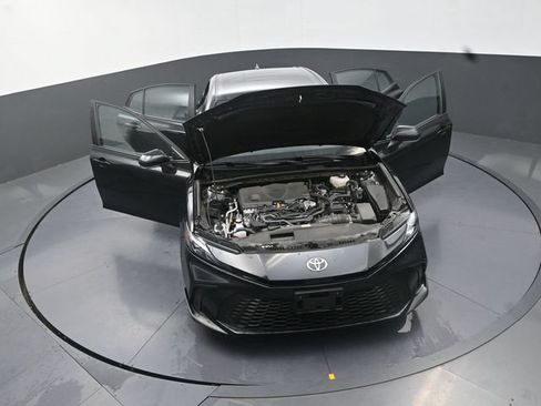 Used 2026 Toyota Camry SE FWD image 40