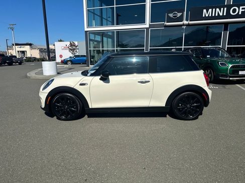 Used 2020 MINI Cooper 2-Door Hardtop FWD image 2