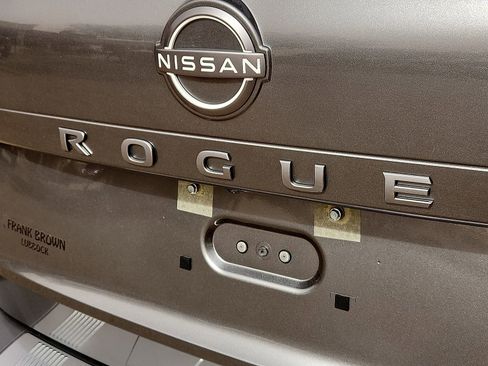 Used 2024 Nissan Rogue Platinum image 8