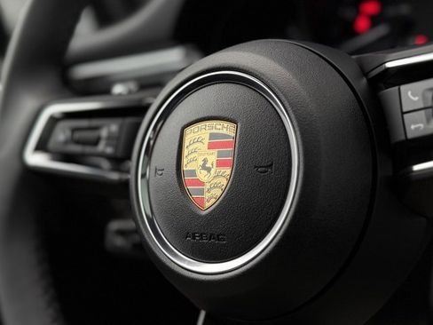 New 2026 Porsche Macan image 35