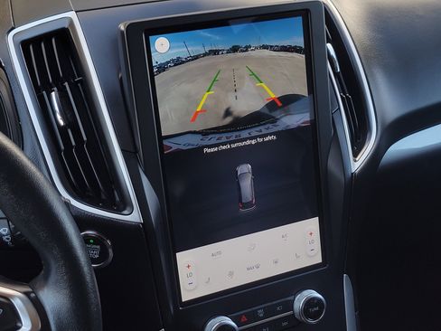 Used 2024 Ford Edge SEL image 20