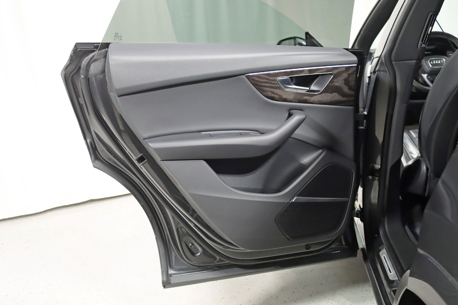 Used 2021 Audi Q8 Premium Plus w/ Premium Plus Package AWD/4WD image 39