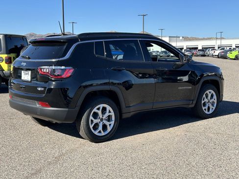 New 2026 Jeep Compass Latitude image 4
