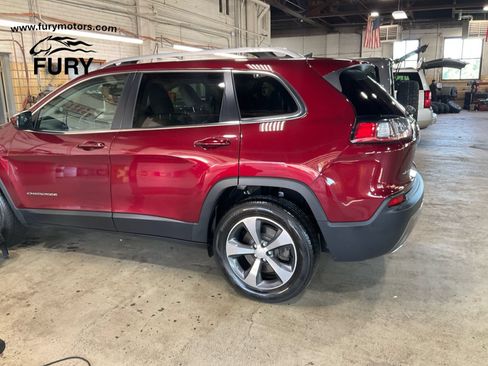 Used 2019 Jeep Cherokee Limited AWD/4WD image 30