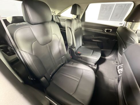 Used 2023 Kia Sorento EX image 27