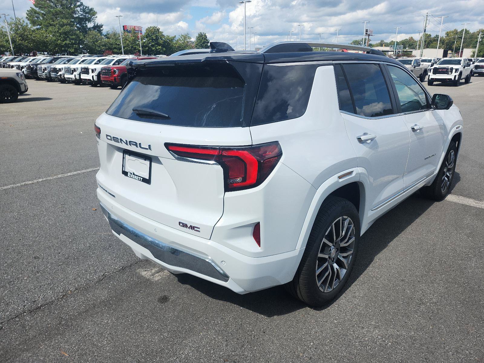 New 2027 GMC Terrain Denali AWD/4WD image 3