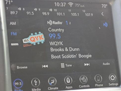 Used 2019 Chrysler 300 S image 9