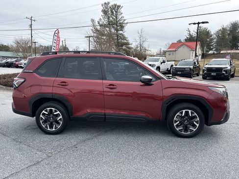 Used 2025 Subaru Forester Premium image 11