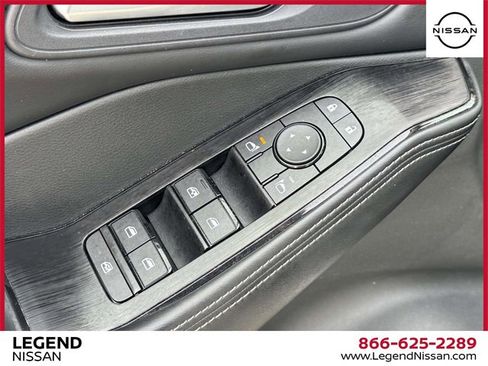 Used 2023 Nissan Rogue SV w/ SV Premium Package image 15