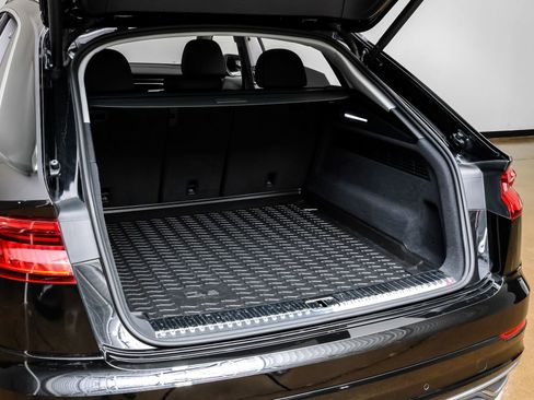 Used 2023 Audi Q8 Premium Plus w/ Premium Plus Package image 57