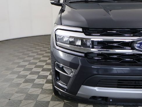 Used 2022 Ford Expedition Limited image 18