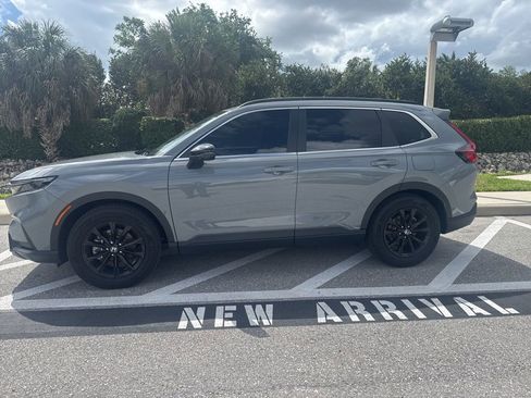 Used 2025 Honda CR-V Sport image 1