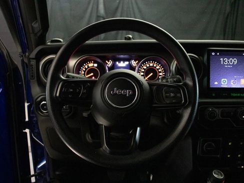 Used 2018 Jeep Wrangler Unlimited Sport image 21