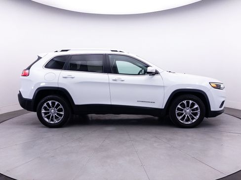 Used 2019 Jeep Cherokee Latitude Plus FWD image 39