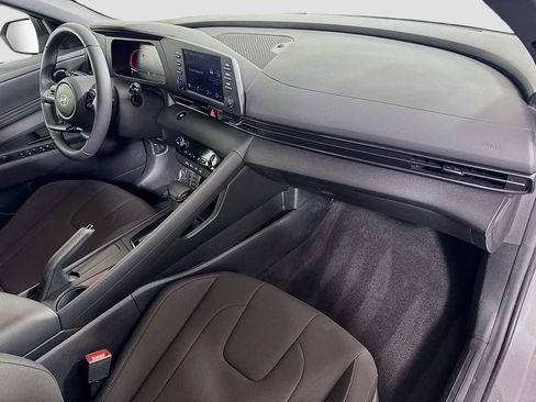 Used 2025 Hyundai Elantra Sport FWD image 30
